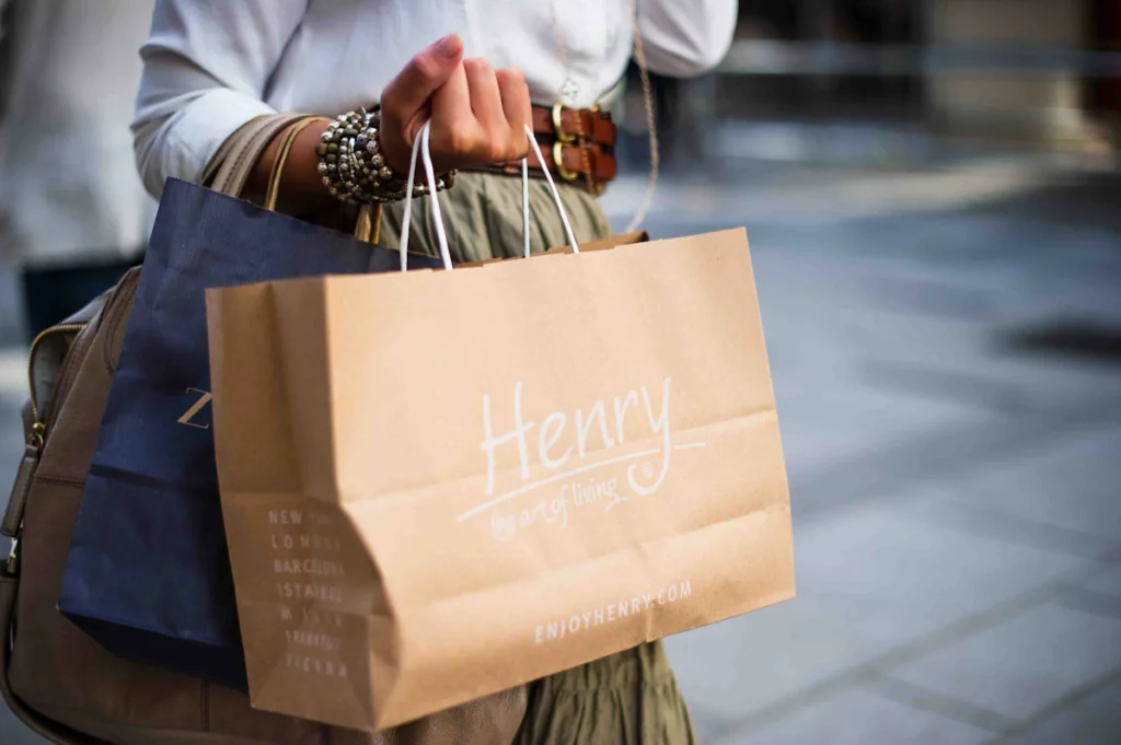 Bolsa de compras representando las ventas de un evento online