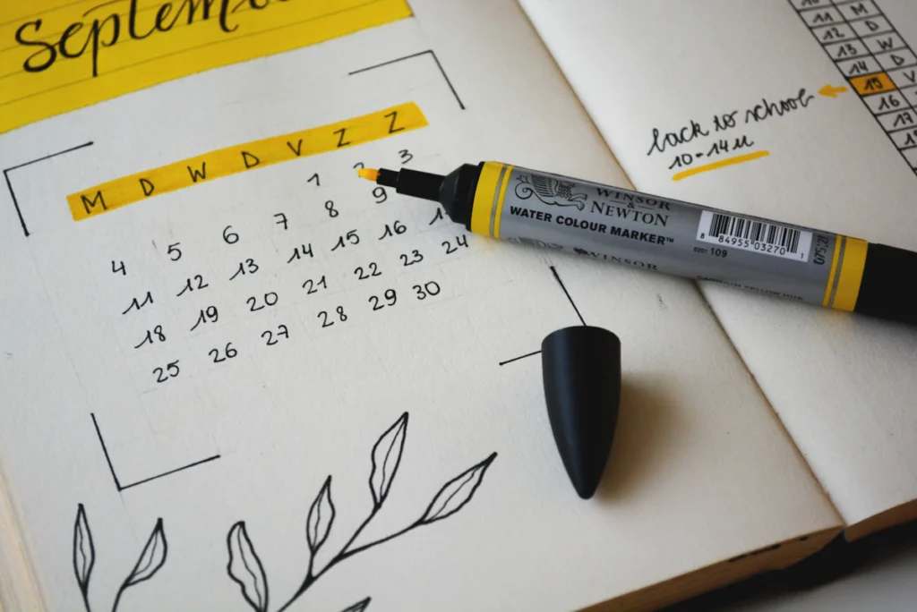 Agenda con fechas marcadas para campañas de venta online